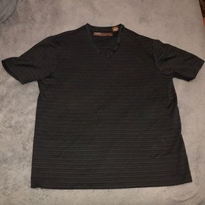 All black Perry Ellis t-shirt